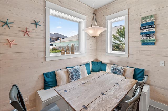 2821 S 11th St 104, Port Aransas, TX 78373