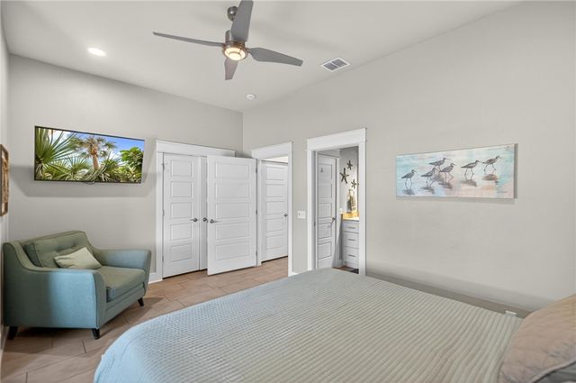 2821 S 11th St 104, Port Aransas, TX 78373