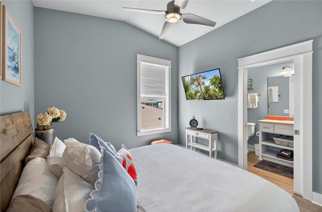 2821 S 11th St 104, Port Aransas, TX 78373