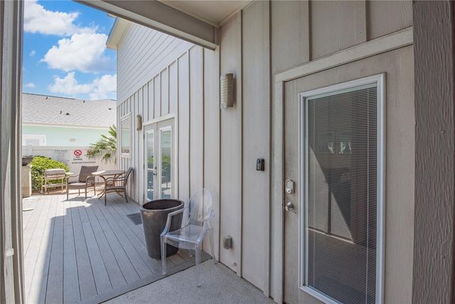 2821 S 11th St 104, Port Aransas, TX 78373