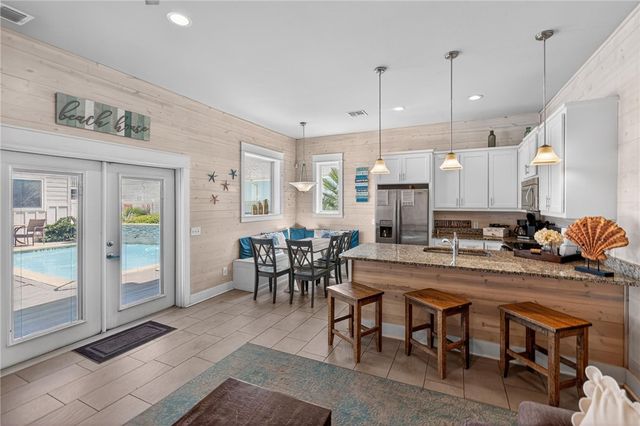 2821 S 11th St 104, Port Aransas, TX 78373