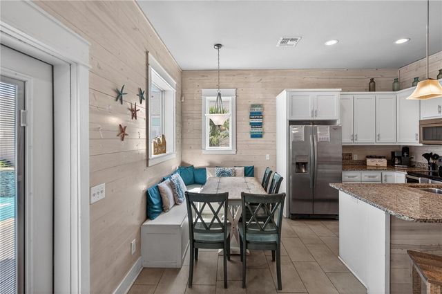 2821 S 11th St 104, Port Aransas, TX 78373