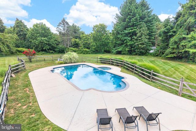 26 SENECA CT, Chester Springs, PA 19425