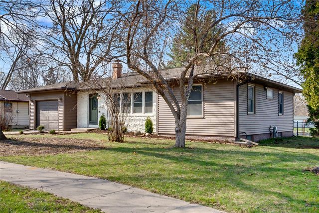1718 Highland Avenue, Iowa City, IA 52240