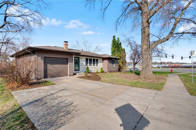 1718 Highland Avenue, Iowa City, IA 52240