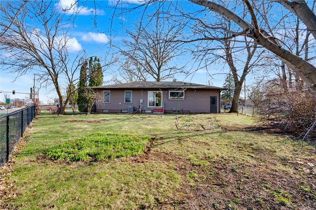 1718 Highland Avenue, Iowa City, IA 52240