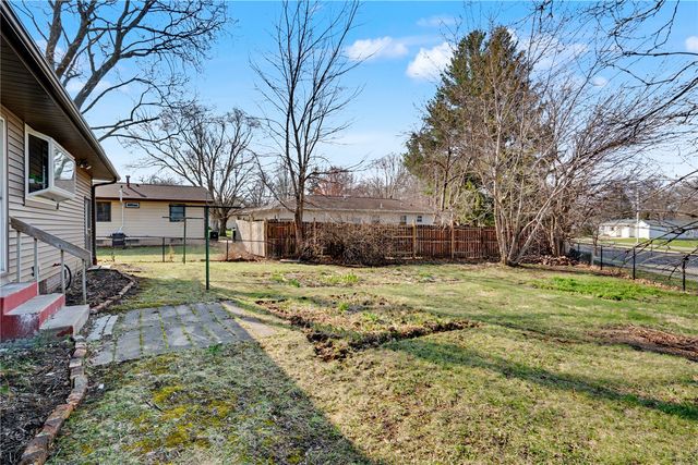 1718 Highland Avenue, Iowa City, IA 52240