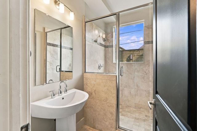 5715 Larkin Street A, Houston, TX 77007