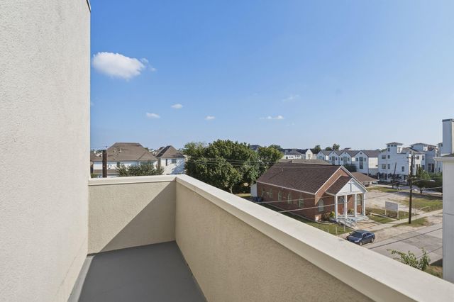 5715 Larkin Street A, Houston, TX 77007