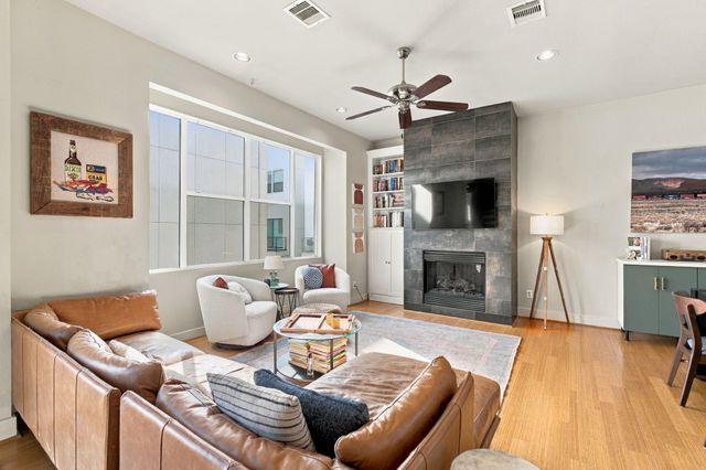 5715 Larkin Street A, Houston, TX 77007