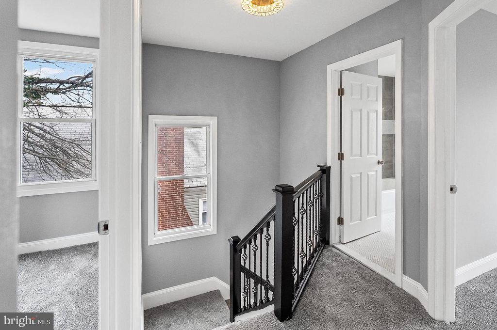Image 15 of property listing at 5306 KENILWORTH AVE, Baltimore, MD 21212