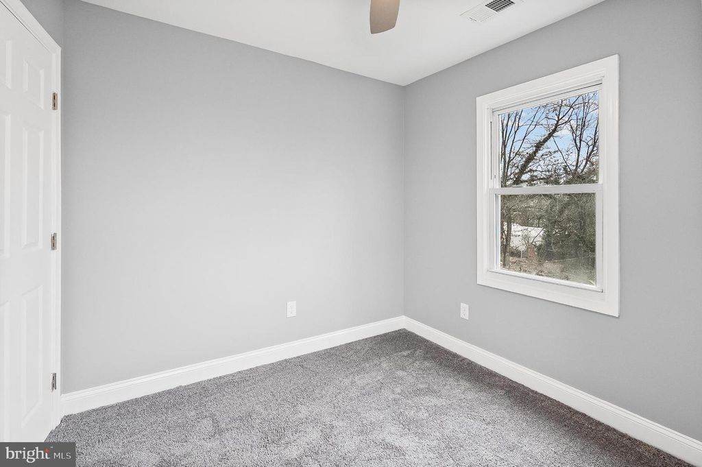 Image 23 of property listing at 5306 KENILWORTH AVE, Baltimore, MD 21212