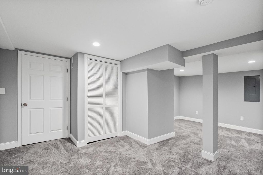 Image 25 of property listing at 5306 KENILWORTH AVE, Baltimore, MD 21212