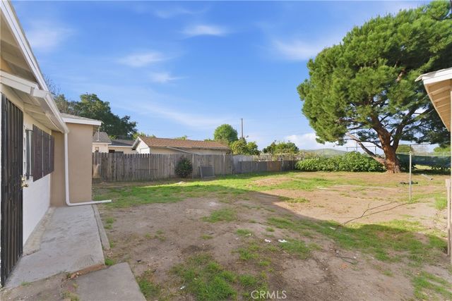 2147 S Towne, Pomona, CA 91766