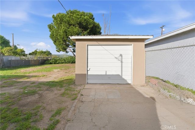 2147 S Towne, Pomona, CA 91766