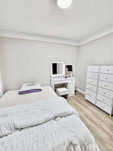 8269 Westminster Avenue, Warren, MI 48089