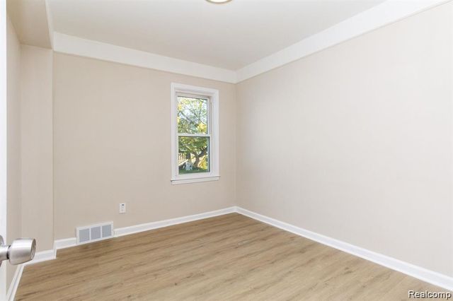 8269 Westminster Avenue, Warren, MI 48089