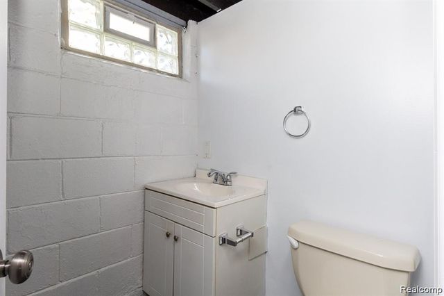 8269 Westminster Avenue, Warren, MI 48089