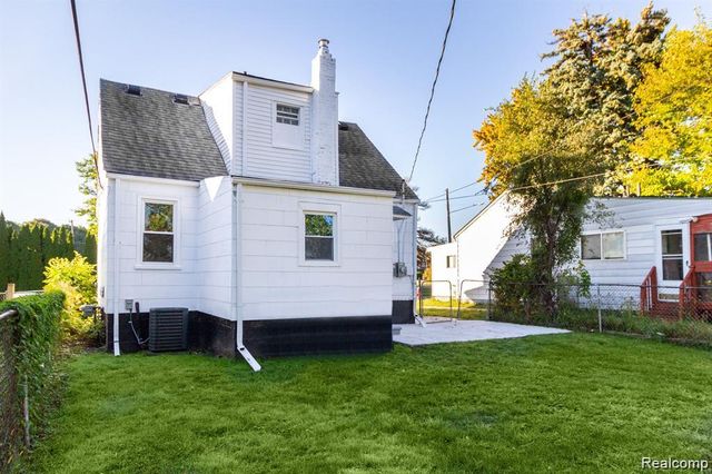 8269 Westminster Avenue, Warren, MI 48089