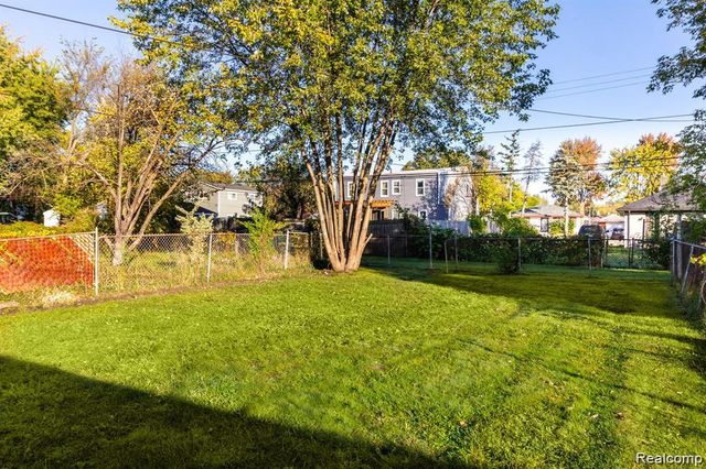 8269 Westminster Avenue, Warren, MI 48089