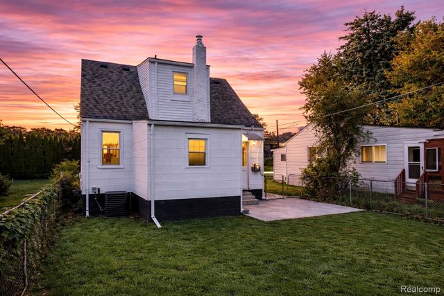 8269 Westminster Avenue, Warren, MI 48089