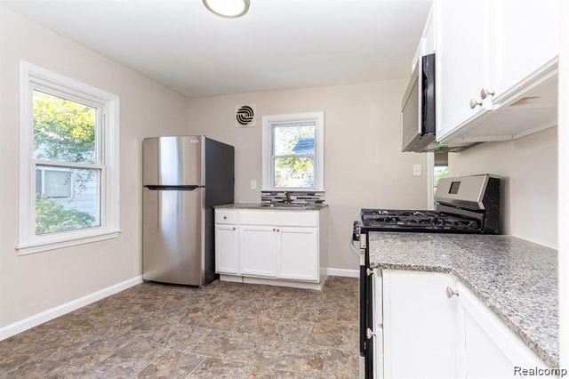 8269 Westminster Avenue, Warren, MI 48089