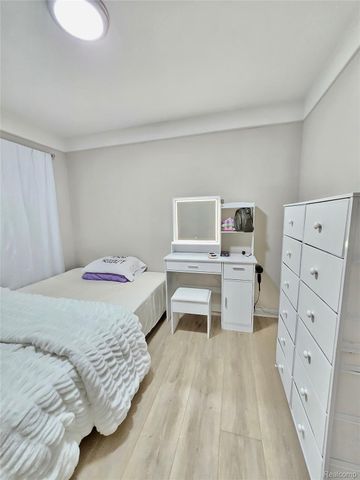 8269 Westminster Avenue, Warren, MI 48089