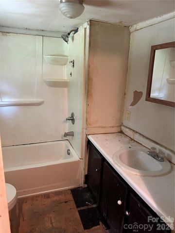 1032 Plymouth Street, Gastonia, NC 28054