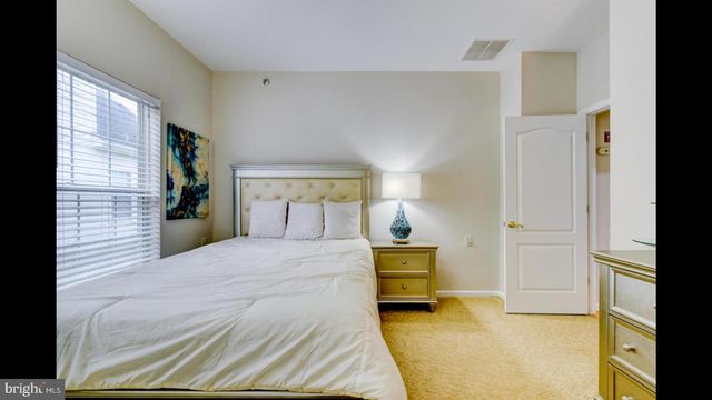 25 CARDINALFLOWER LN, West Windsor, NJ 08550