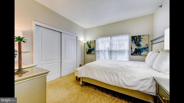 25 CARDINALFLOWER LN, West Windsor, NJ 08550