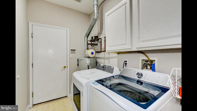 25 CARDINALFLOWER LN, West Windsor, NJ 08550