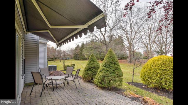25 CARDINALFLOWER LN, West Windsor, NJ 08550