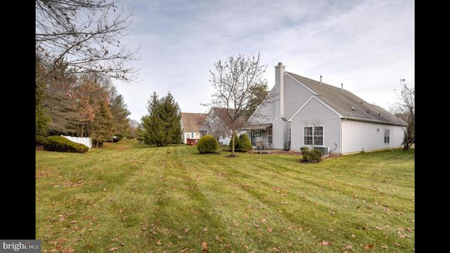 25 CARDINALFLOWER LN, West Windsor, NJ 08550