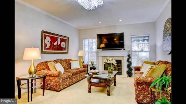 25 CARDINALFLOWER LN, West Windsor, NJ 08550