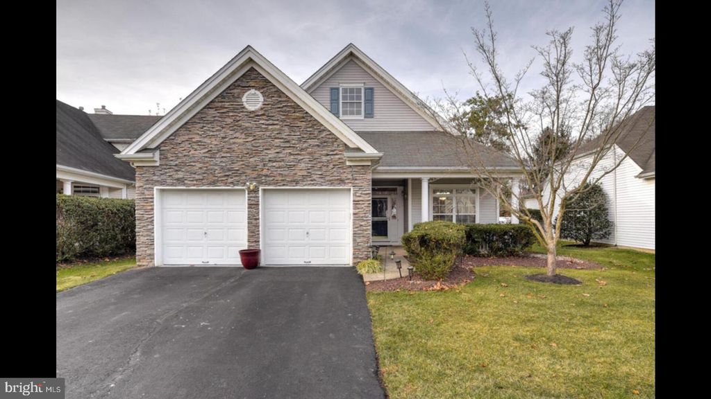 25 CARDINALFLOWER LN, West Windsor, NJ 08550