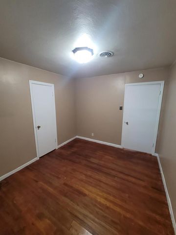 424 W Anita Street, Sherman, TX 75092