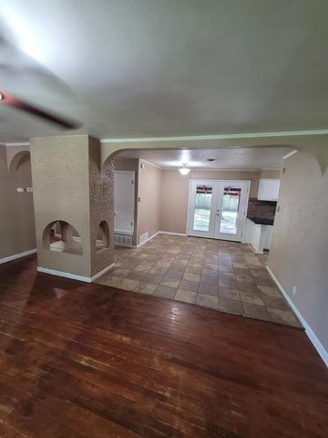 424 W Anita Street, Sherman, TX 75092