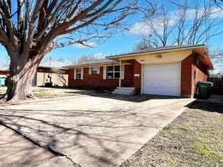 424 W Anita Street, Sherman, TX 75092