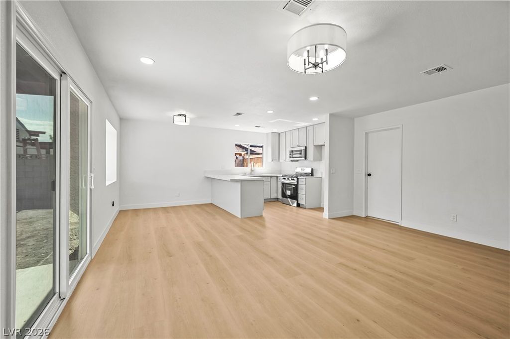 544 East Rolly Street, Henderson, NV 89011 — photo 5