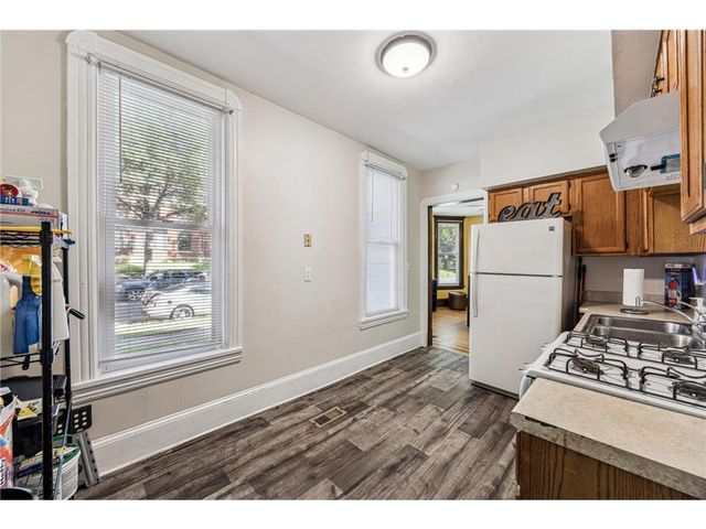 2827 Lyndale Avenue N, Minneapolis, MN 55411