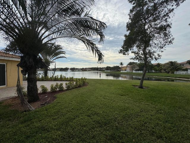 3472 Commodore Court, West Palm Beach, FL 33411