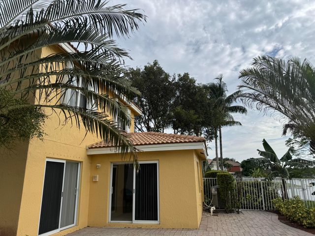 3472 Commodore Court, West Palm Beach, FL 33411