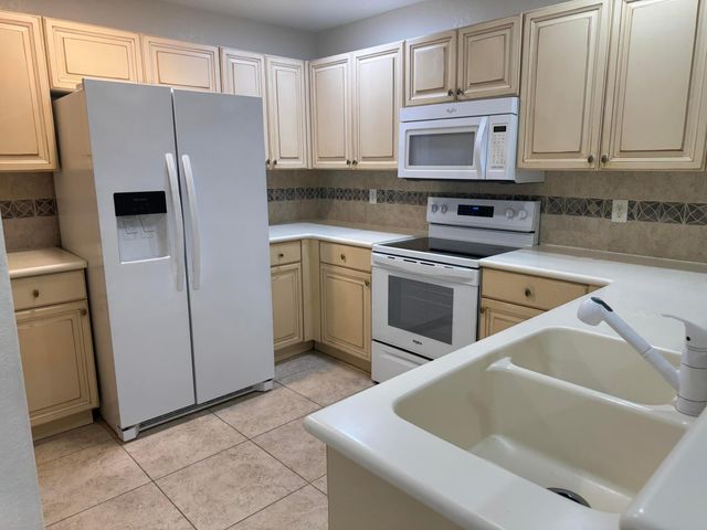 3472 Commodore Court, West Palm Beach, FL 33411