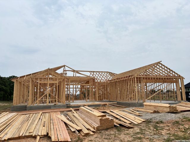 155 Pradera Ridge Drive, Floresville, TX 78114