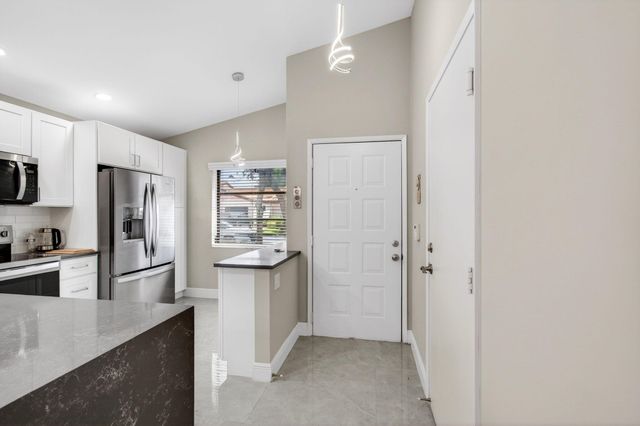 6175 Kings Gate Circle, Delray Beach, FL 33484