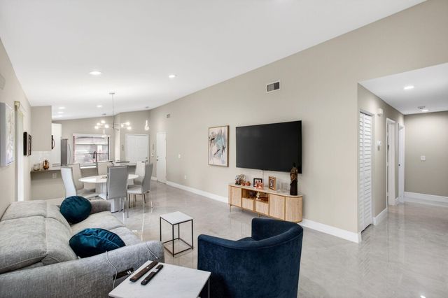 6175 Kings Gate Circle, Delray Beach, FL 33484