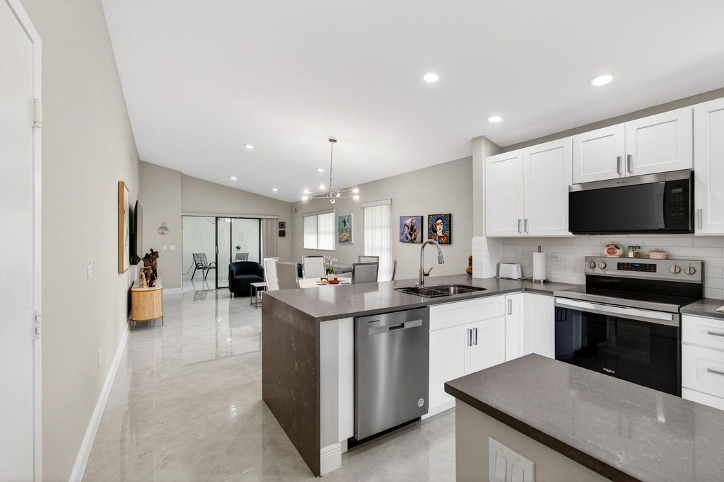 6175 Kings Gate Circle, Delray Beach, FL 33484