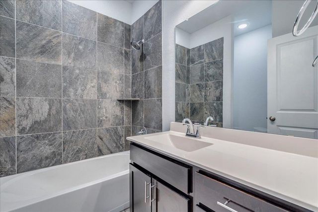 275 Cherrystone LOOP, Buda, TX 78610