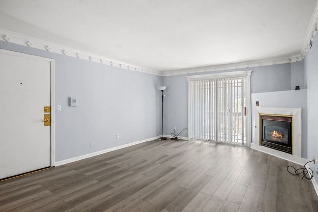 1995 Tall Oaks Drive 3B, Aurora, IL 60505