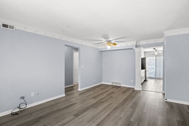 1995 Tall Oaks Drive 3B, Aurora, IL 60505